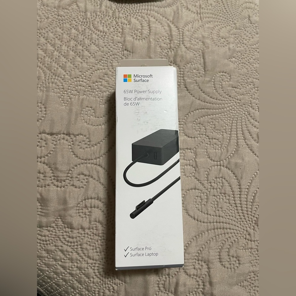 NWT Microsoft Surface 65w power supply